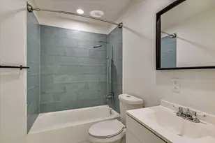 556 E 19th St, Georgetown, TX 78626 - Photo 11