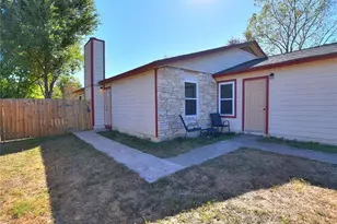 8905 Pineridge Dr, Austin, TX 78729 - Photo 13