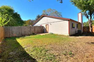 8905 Pineridge Dr, Austin, TX 78729 - Photo 15