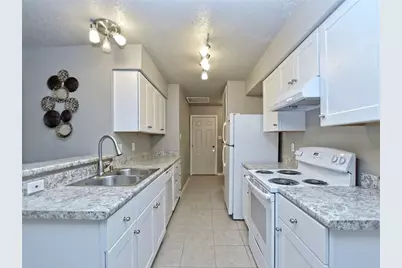 8905 Pineridge Drive #B, Austin, TX 78729 - Photo 3