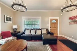 911 E 2nd St, Austin, TX 78702 - Photo 9