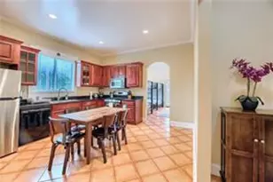 911 E 2nd St, Austin, TX 78702 - Photo 13