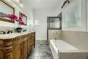911 E 2nd St, Austin, TX 78702 - Photo 19