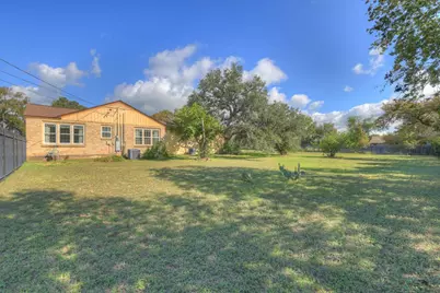 800 N Bishop Street, San Marcos, TX 78666 - Photo 19