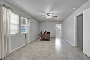800 N Bishop St, San Marcos, TX 78666 - Photo 13