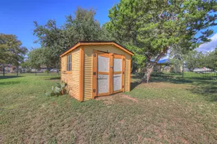 800 N Bishop St, San Marcos, TX 78666 - Photo 21