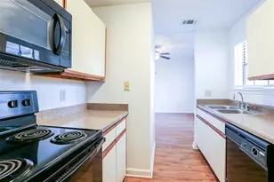 912 W 22nd St, Austin, TX 78705 - Photo 3