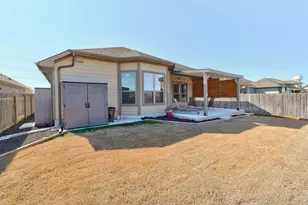 108 Finley St, Hutto, TX 78634 - Photo 31