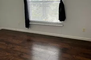 732 Hidden Oaks Dr, Elgin, TX 78621 - Photo 5