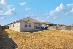 108 Red Buckeye St, Hutto, TX 78634 - Photo 33