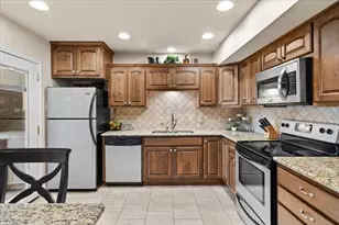 176 World of Tennis Sq, Lakeway, TX 78734 - Photo 5