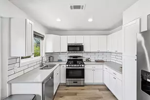 5610 Fence Row, Austin, TX 78744 - Photo 9