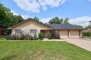 2305 Lathan Ln, Taylor, TX 76574 - Photo 1