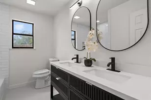 703 Parkway St, Georgetown, TX 78628 - Photo 27