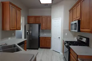 601 Abbeyglen Castle Dr, Pflugerville, TX 78660 - Photo 9