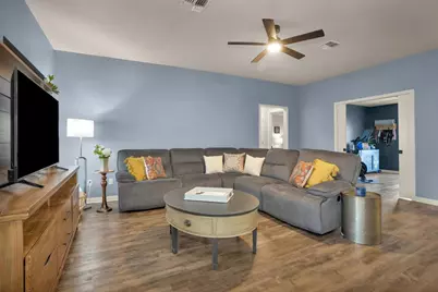 1906 Round Table, New Braunfels, TX 78130 - Photo 7