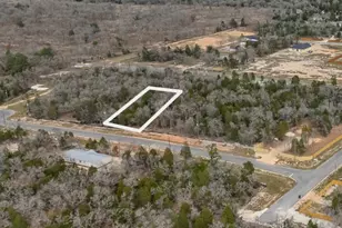 130 Las Cimas Dr, Elgin, TX 78621 - Photo 3