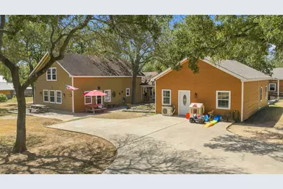 172 Heritage Oaks Drive, Cedar Creek, TX 78612 - Photo 21