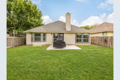 536 W Metcalfe Street, Hutto, TX 78634 - Photo 3