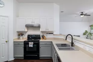 536 W Metcalfe St, Hutto, TX 78634 - Photo 15