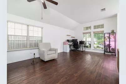 536 W Metcalfe Street, Hutto, TX 78634 - Photo 5