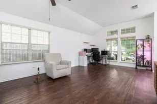 536 W Metcalfe St, Hutto, TX 78634 - Photo 5