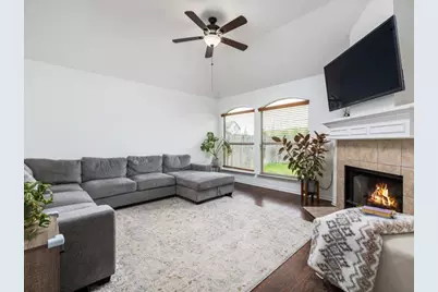 536 W Metcalfe Street, Hutto, TX 78634 - Photo 13