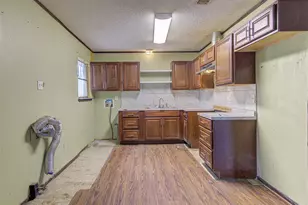 6006 Palm Cir, Austin, TX 78741 - Photo 7