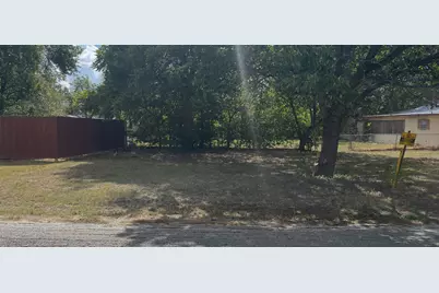 706 W Live Oak Street, Lockhart, TX 78644 - Photo 7