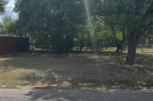 706 W Live Oak St, Lockhart, TX 78644 - Photo 7