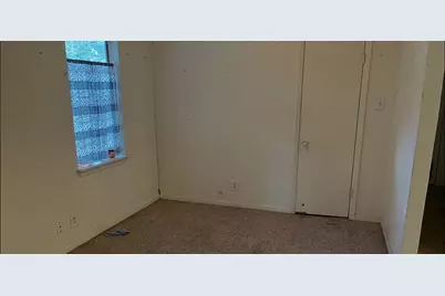 706 W Live Oak Street, Lockhart, TX 78644 - Photo 11