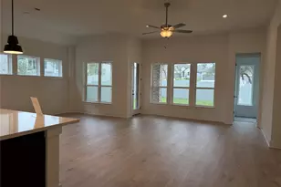 501 Texas Sky Dr, Georgetown, TX 78628 - Photo 5