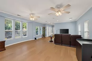 108 E 46th St, Austin, TX 78751 - Photo 9