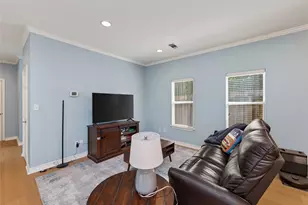 108 E 46th St, Austin, TX 78751 - Photo 5