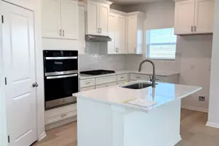 318 Young St, Buda, TX 78610 - Photo 3