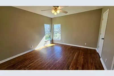 919 W 6th Street, Taylor, TX 76574 - Photo 11