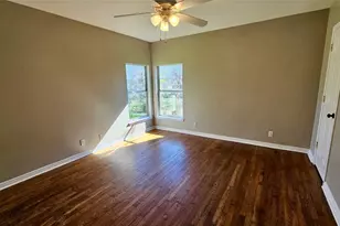 919 W 6th St, Taylor, TX 76574 - Photo 11