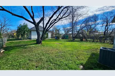 919 W 6th Street, Taylor, TX 76574 - Photo 13