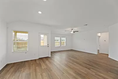 443 Sebring Circle, Hutto, TX 78634 - Photo 5