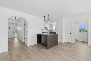 25429 Cove Dr, Spicewood, TX 78669 - Photo 3