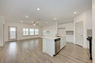 1002 Austin Bayou Dr, Hutto, TX 78634 - Photo 7