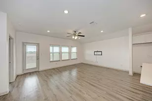 1002 Austin Bayou Dr, Hutto, TX 78634 - Photo 15