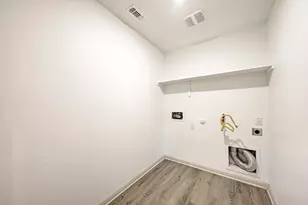 1002 Austin Bayou Dr, Hutto, TX 78634 - Photo 33