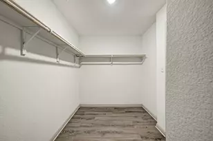 1002 Austin Bayou Dr, Hutto, TX 78634 - Photo 25