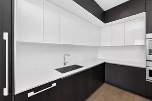 313 W 17th St, Austin, TX 78701 - Photo 15