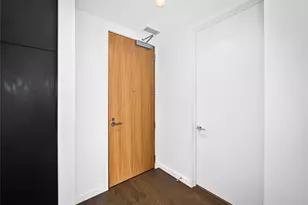 313 W 17th St, Austin, TX 78701 - Photo 5