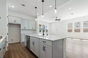 11413 Lago Leon St, Manor, TX 78653 - Photo 13
