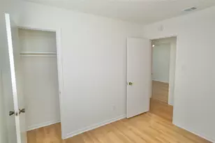 1301 Glenda Dr, Round Rock, TX 78681 - Photo 9