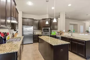 162 Sugar Creek, Buda, TX 78610 - Photo 7