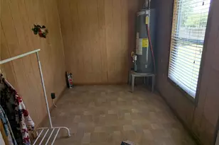 1319 Grace St, Taylor, TX 76574 - Photo 25
